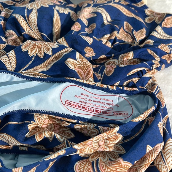 NIP CUPSHE Blue Floral One Piece Swimsuit High Neck Tummy Control Swimwear Sz:L - Picture 8 of 11